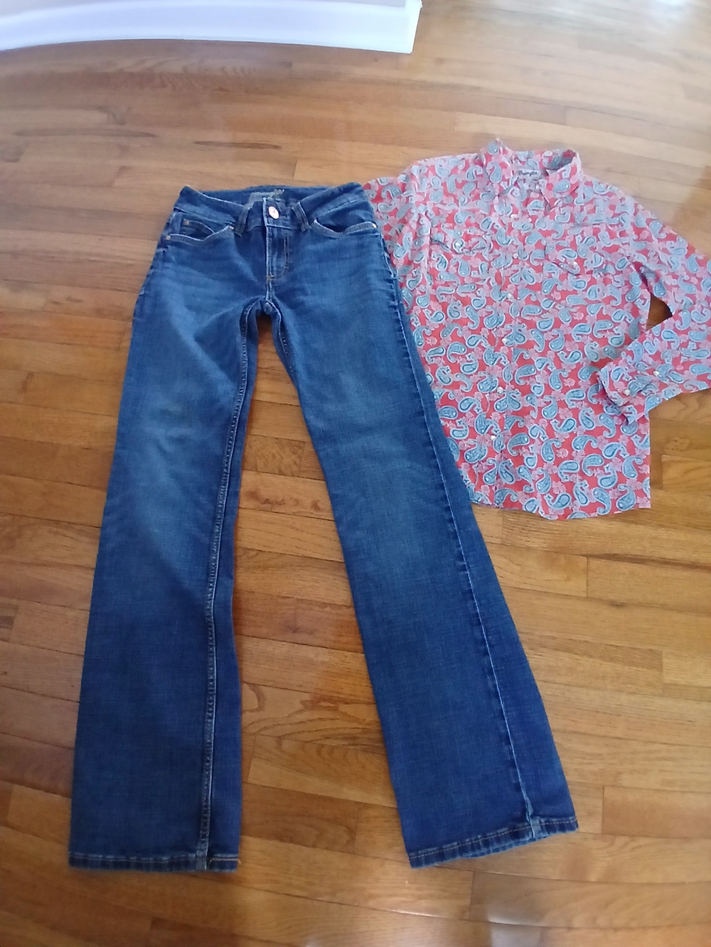 Wrangler Blue Denim Women’s Jeans OUTFIT - Picture 9 of 9